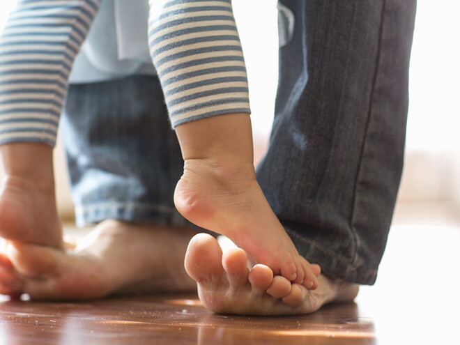 A_quel_âge_bébé_marche A_quel_âge_bébé_marche